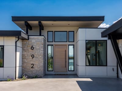 Luxury estate at 692 Lake Court, West Kelowna, BC — photo 2