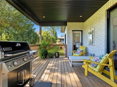 Luxury estate at 242 Mount Pleasant Street, Brantford, ON — photo 9