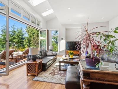 Luxury estate at 220 Panorama Road, Lions Bay, BC — photo 6