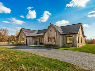 Luxury estate at 311 Chemin Allard, Fulford, QC — photo 1