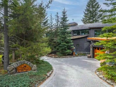Luxury estate at 34 Juniper Ridge, Canmore — photo 1