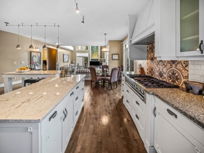Luxury estate at 40 Blueridge Bay, Calgary, AB — photo 17