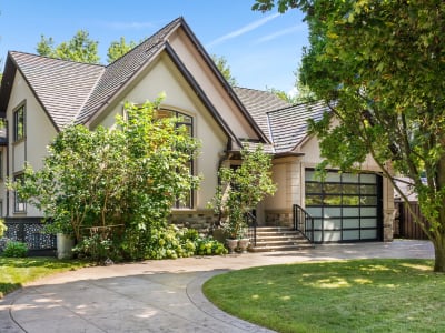 Luxury estate at 3168 Lakeshore Road West, Oakville, ON — photo 2