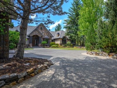 Luxury estate at 3006 Coachwood Crescent, North Okanagan, BC — photo 2
