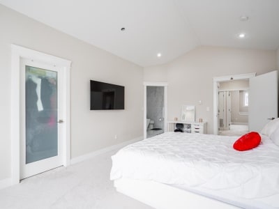 Luxury estate at 7719 155 Street, Surrey, BC — photo 15