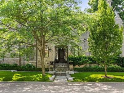 Luxury estate at 6 Vesta Drive, Toronto, ON — photo 3