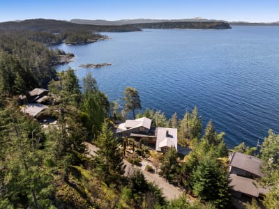 Luxury estate at 9987 Welcome Wynd, Halfmoon Bay, BC — photo 1