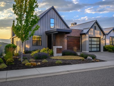 Luxury estate at 225 Dominion Way, Vernon, BC — photo 2