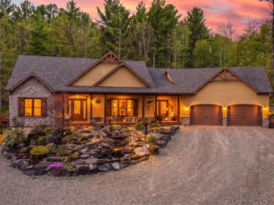 Luxury estate at 265 Rue Rosedale, Ayer's Cliff, QC — photo 1