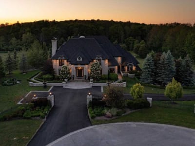 Luxury estate at 76 Scotch Valley Drive, King City — photo 1