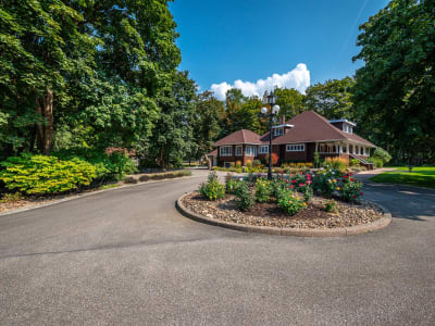 Luxury estate at 9310 Kalamalka Road, Coldstream, BC — photo 4