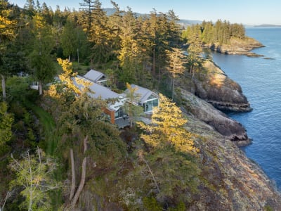 Luxury estate at 931 Ocean Park Lane, Bowen Island, BC — photo 1