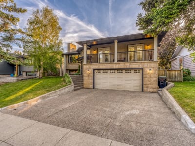 Luxury estate at 5011 Viceroy Drive Northwest, Calgary, AB — photo 2