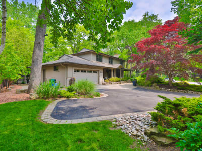 Luxury estate at 1293 Greenoaks Drive, Mississauga, ON — photo 1