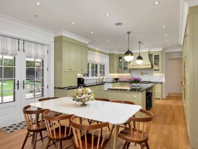 Luxury estate at 31 Sandringham Drive, Toronto — photo 8