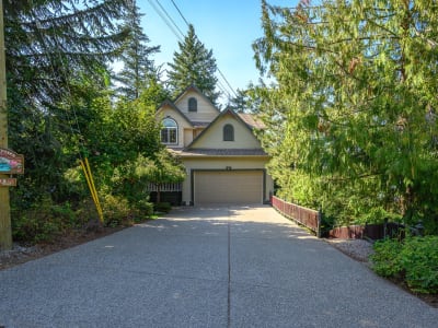 Luxury estate at 9725 Cameron Road, Vernon, BC — photo 2
