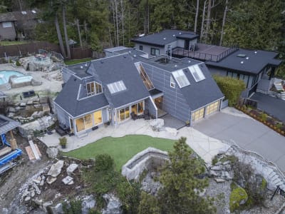 Luxury estate at 3722 Southridge Place, West Vancouver, BC — photo 2