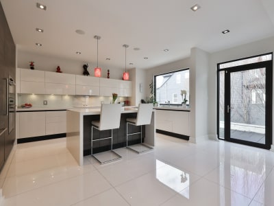 Luxury estate at 647 Montbeck Crescent, Mississauga, ON — photo 9