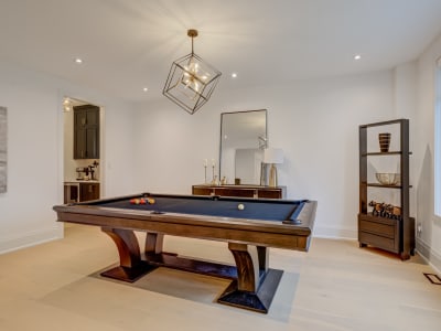 Luxury estate at 102 Cumming Court, Hamilton, ON — photo 6