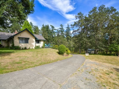 Luxury estate at 4740 Beaverdale Road, Victoria, BC — photo 122