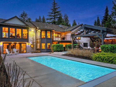 Luxury estate at 32500 Verdon Way, Abbotsford, BC — photo 1