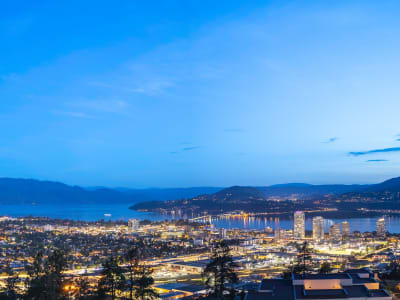 Luxury estate at Kelowna — photo 17