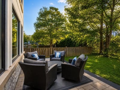 Luxury estate at 102 Cumming Court, Hamilton, ON — photo 3