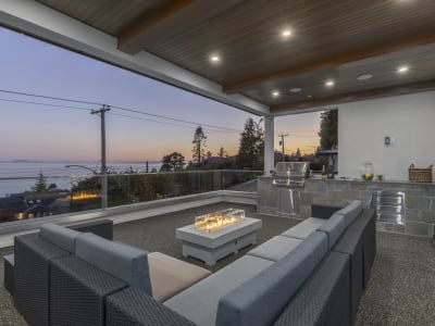 Luxury estate at 13169 Marine Drive, Surrey, BC — photo 9