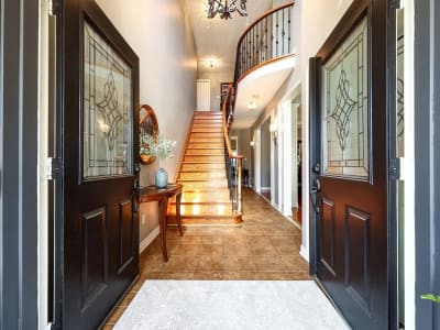 Luxury estate at 140 Humber Forest Court, Vaughan, ON — photo 2
