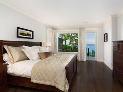 Luxury estate at South Surrey — photo 16