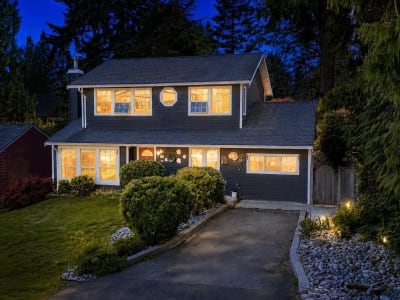 Luxury estate at 1425 129 Street, Surrey, BC — photo 2