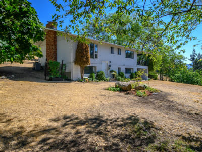 Luxury estate at 7917 Buchanan Road, Vernon, BC — photo 3