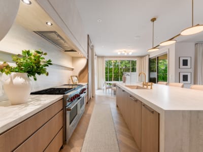Luxury estate at 304 Pomona Avenue, Burlington, ON — photo 11