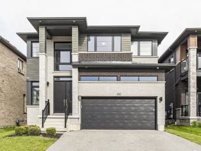 Luxury estate at 102 Greenwich Avenue, Hamilton, ON — photo 2