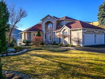 Luxury estate at 7504 Kennedy Lane, Vernon, BC — photo 4