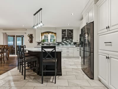 Luxury estate at 265 Rue Rosedale, Ayer's Cliff, QC — photo 8