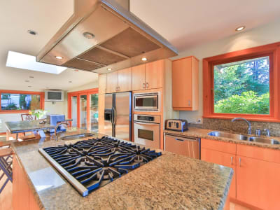 Luxury estate at 170 Highview Place, Lions Bay, BC — photo 10