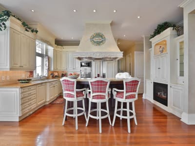 Luxury estate at 872 Whittier Crescent, Mississauga, ON — photo 7