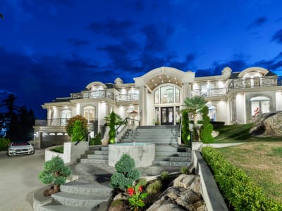 Luxury estate at West Vancouver — photo 35