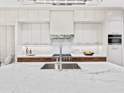 Luxury estate at 132A Balmoral Avenue, Toronto — photo 10