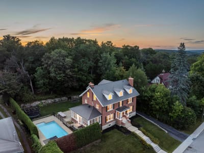 Luxury estate at 427 Rue Victoria, Sherbrooke, QC — photo 1