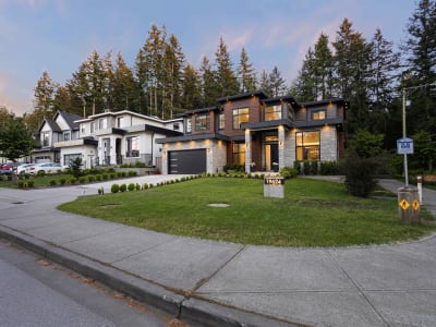 Luxury estate at 19624 31A Avenue, Langley Township, BC — photo 4