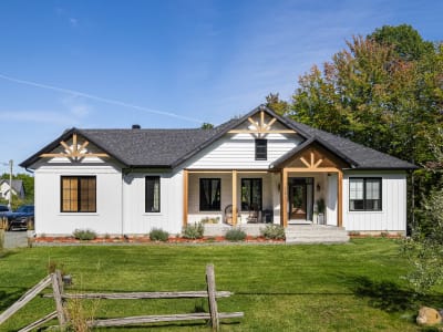 Luxury estate at 303 Rue Bergeron Est, Granby, QC — photo 1