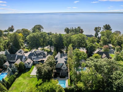 Luxury estate at 3087 Lakeshore Road, Burlington, ON — photo 32