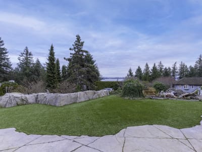 Luxury estate at 3722 Southridge Place, West Vancouver, BC — photo 4