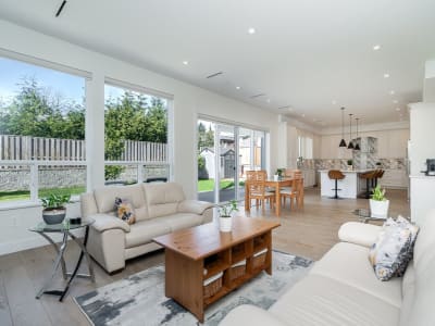 Luxury estate at 576 Linton Street, Coquitlam, BC — photo 4