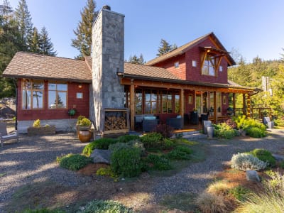 Luxury estate at 1004 Cowan Point Drive, Bowen Island, BC — photo 4
