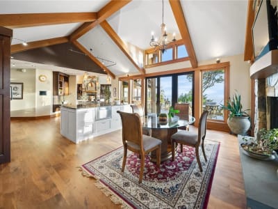 Luxury estate at 5025 Hinrich View, Nanaimo, BC — photo 2