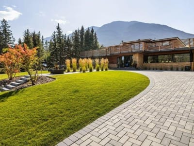 Luxury estate at 115 Spray Avenue, Banff, AB — photo 2