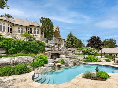 Luxury estate at 872 Whittier Crescent, Mississauga, ON — photo 32